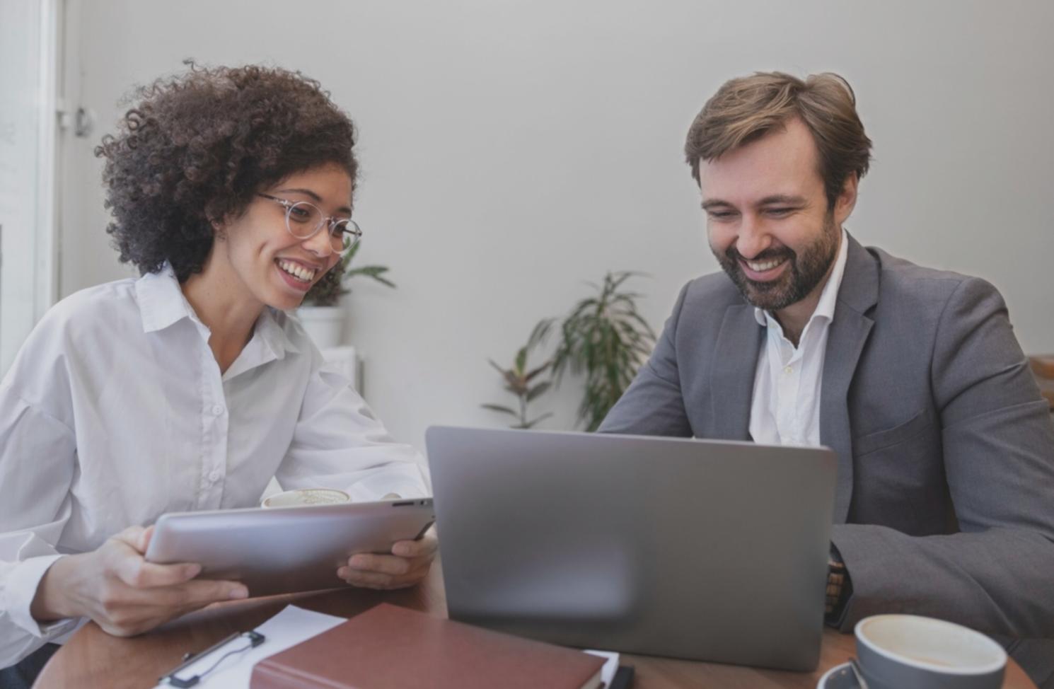 Modelado financiero con herramientas profesionales de análisis