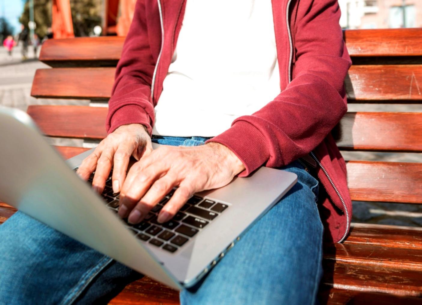 Espacio de trabajo colaborativo durante encuentro profesional de valoración financiera